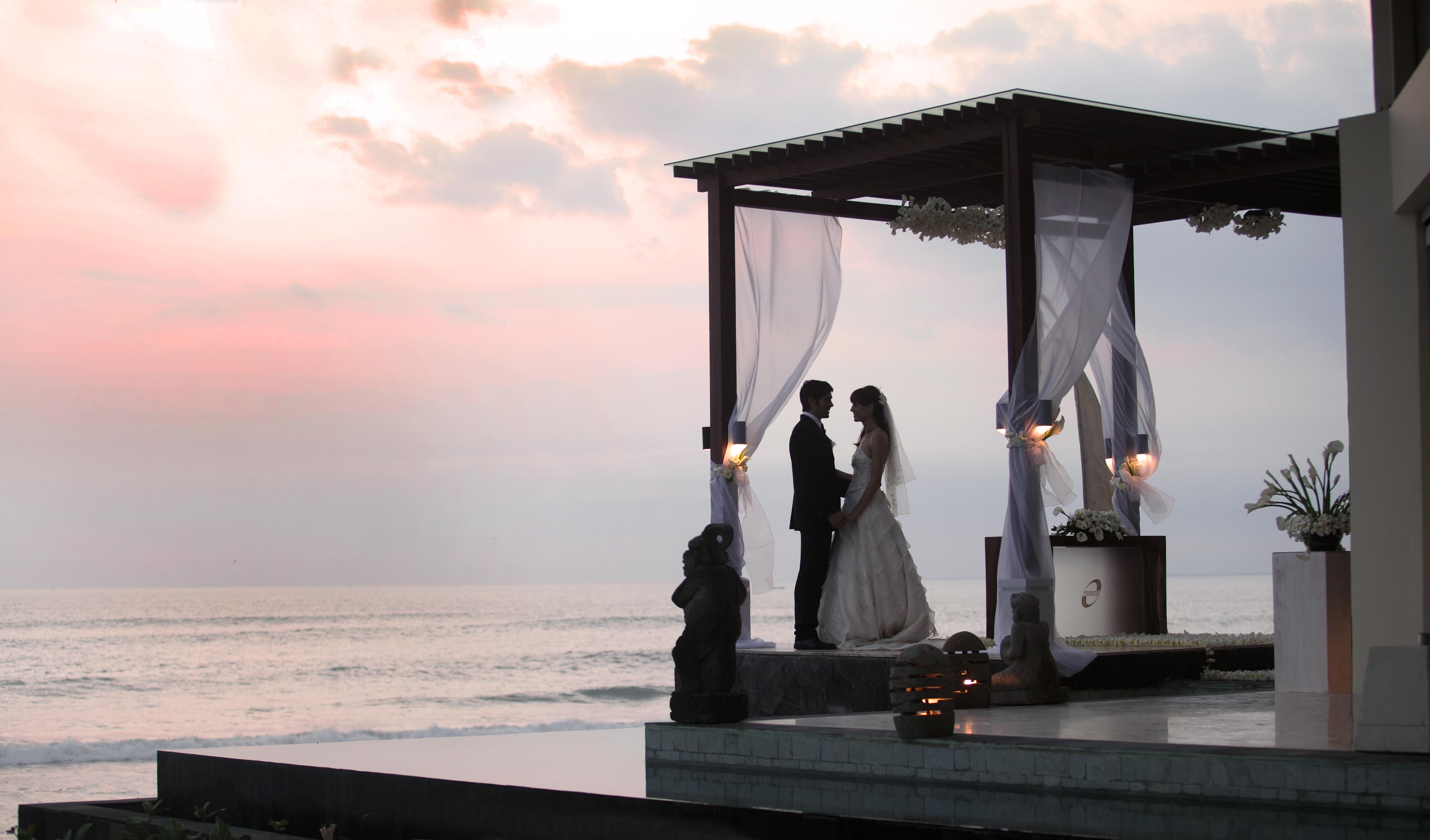 The Seminyak Beach Resort & Spa Exteriér fotografie Wedding at the beach