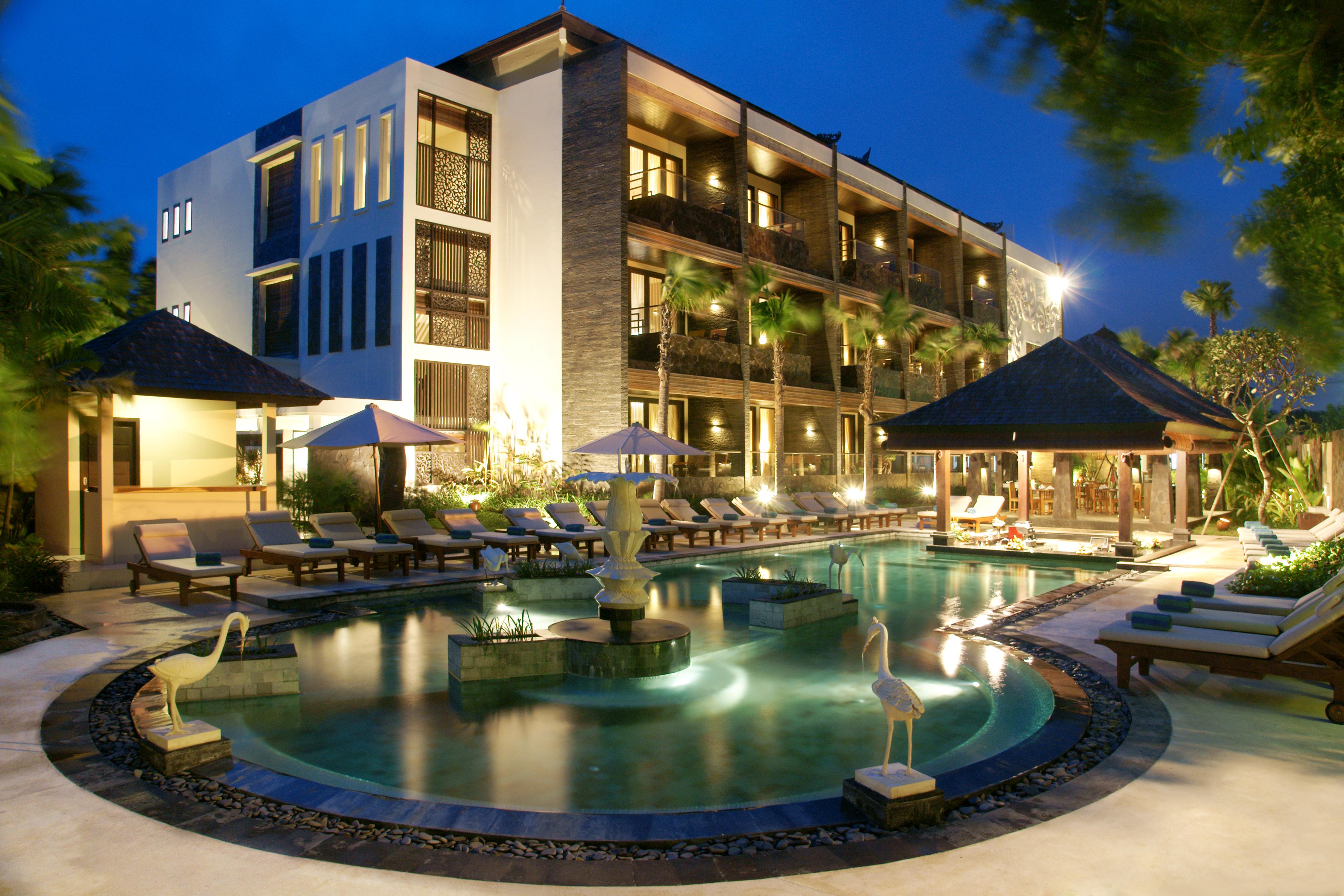 The Seminyak Beach Resort & Spa Exteriér fotografie The hotel's main pool