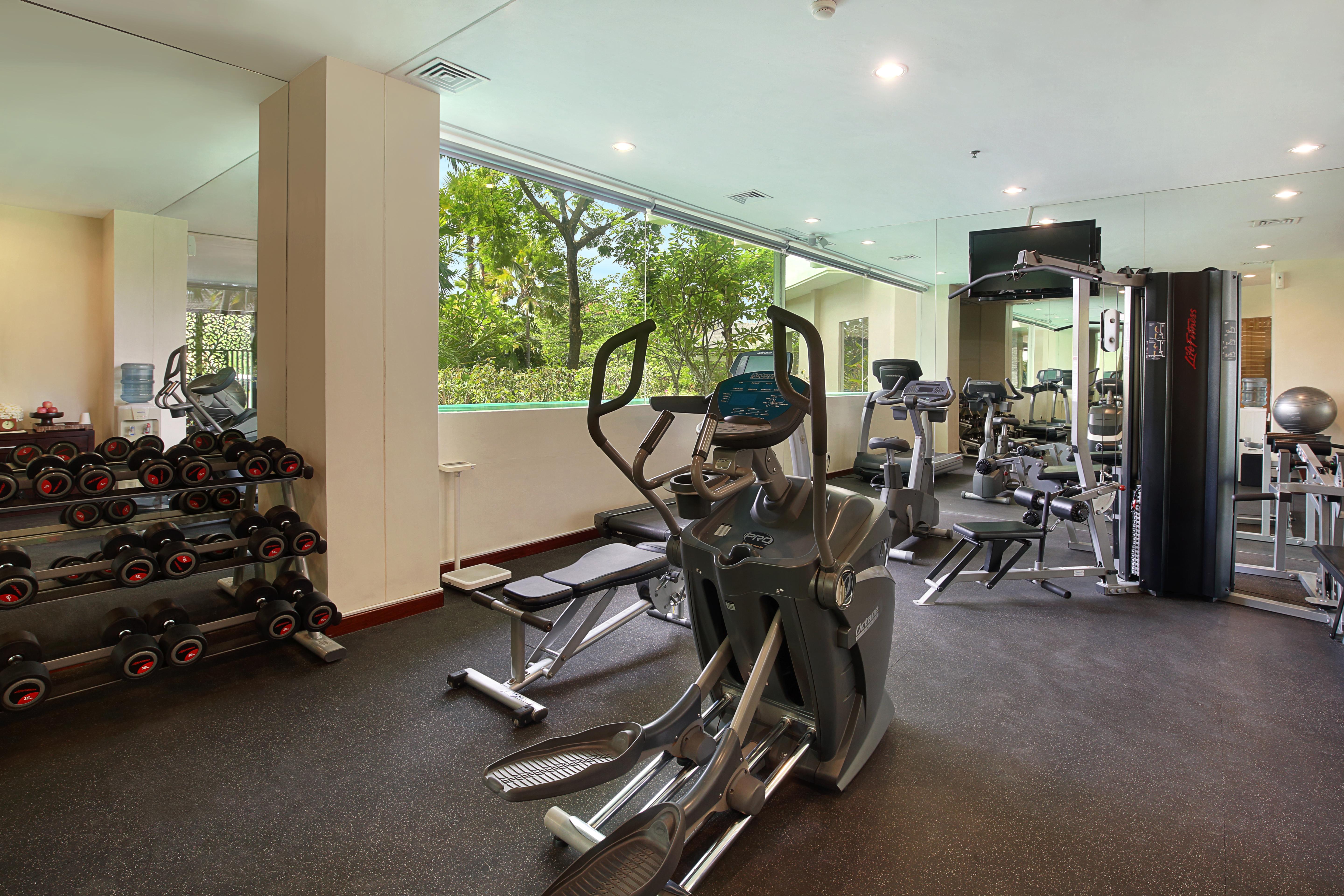 The Seminyak Beach Resort & Spa Exteriér fotografie The gym at the hotel