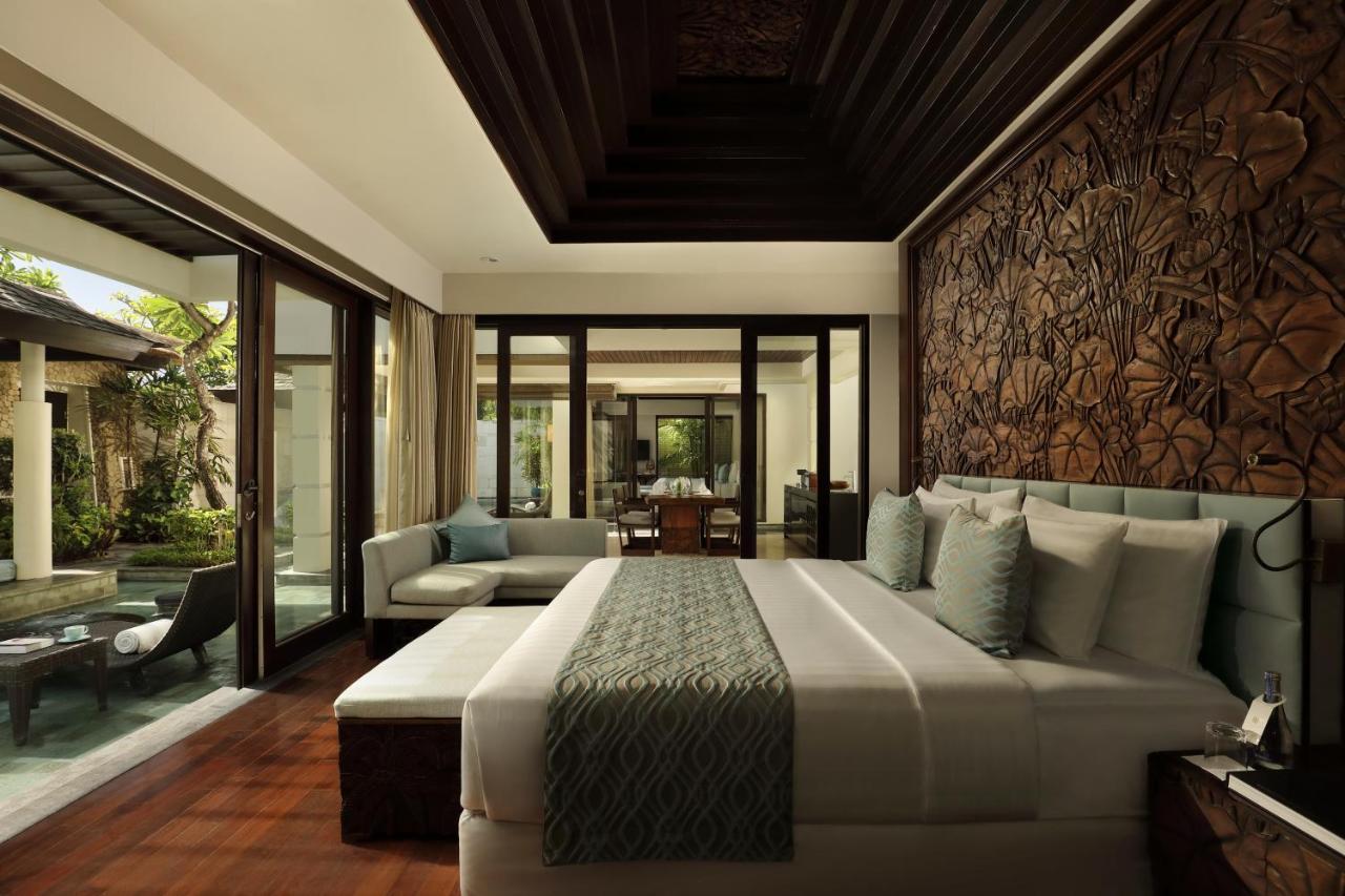 The Seminyak Beach Resort & Spa Exteriér fotografie A bedroom at the resort